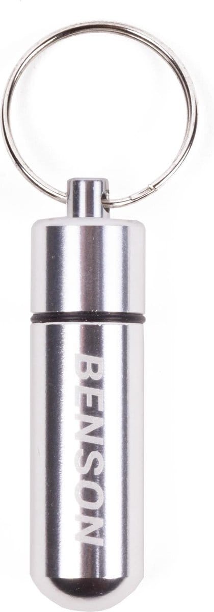 Benson Pillenkoker sleutelhanger - mini - pillendoosje voor onderweg - D14 x H52 mm