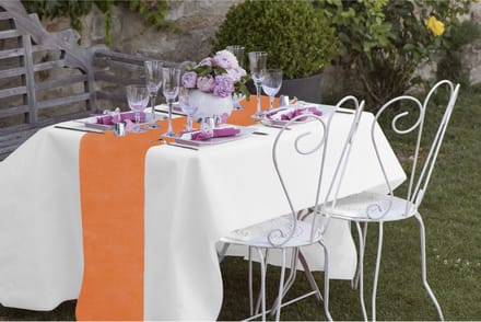 Feest tafelkleed met tafelloper op rol - wit/oranje - 10 meter