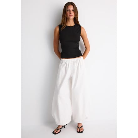 Stradivarius Basic mouwloos T-shirt  Zwart S