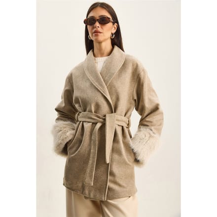Oversized Sjaalkraag Vilt Jas met Neppels Cuffs