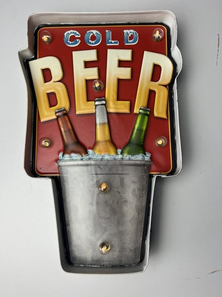 Metalen wandbord "ice cold beer" met led verlichting