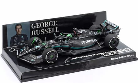 Mercedes-AMG Petronas F1 Team W14 E Performance #63 2023 - 1:43 - Minichamps