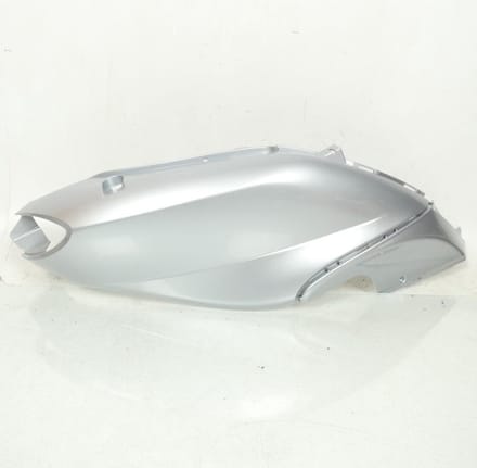 Coque arrière droite origine pour scooter Derbi 100 Boulevard 2010 62198700F2