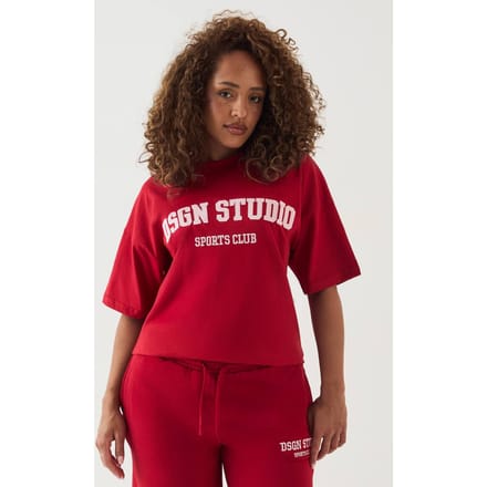 Dames Dsgn Studio Oversized T-shirt | Red | Maat: XS