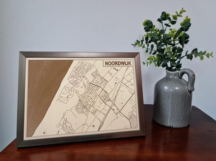 Decoratief Beeld - Houten Van Noordwijk - Hout - Bekroned - Bruin - 21 X 30 Cm