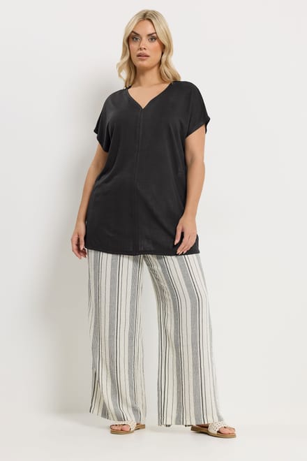 Yours Zwarte Top Met Stiksel Aan De Voorkant Size 44