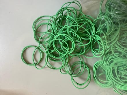 ٍElastieken 1.5 mm x 40 mm - Groen- doos van 1000 g
