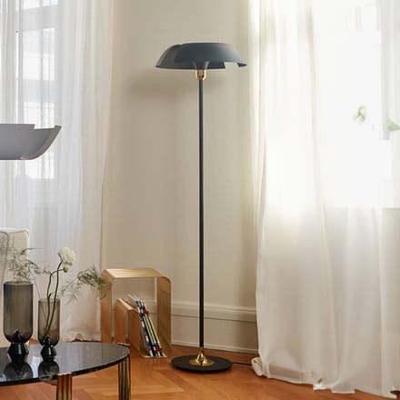AYTM Cycnus vloerlamp, zwart, ijzer, hoogte 160 cm, E27