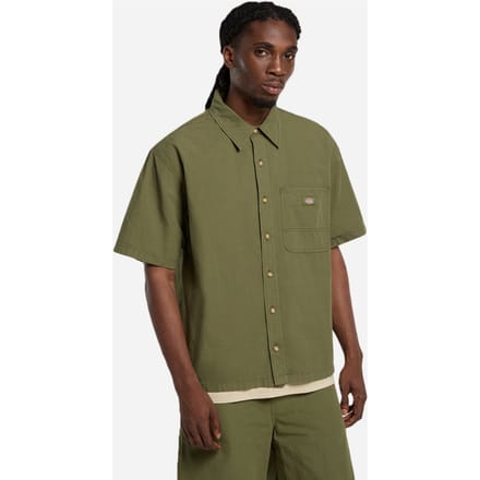 groene cipress man groen shirt