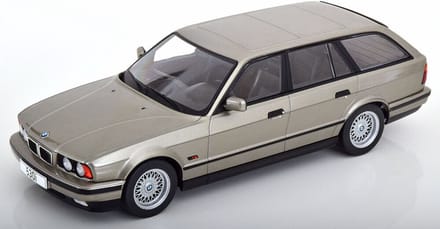 BMW 530i 5-Series (E34) Touring - 1:18 - Modelcar Group