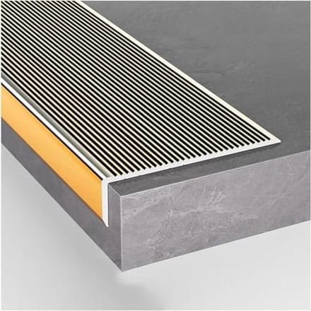 Traprand Protector - Antislip Rand - Veilig Lopen - Waterdicht Aluminium - 10 cm Breed - Zilver