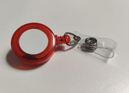 Kunststof Yoyo - Skipashouder - Sleutelhanger- Rood - 80 cm