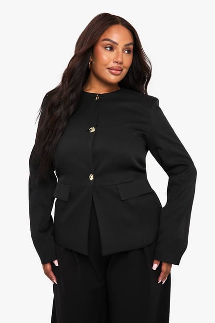 boohoo Dames Plus ronde hals gouden knoop peplum blazer | Black | Maat: 16
