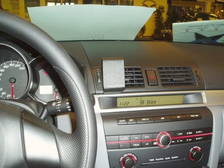 Brodit center mount v. Mazda 3 04-