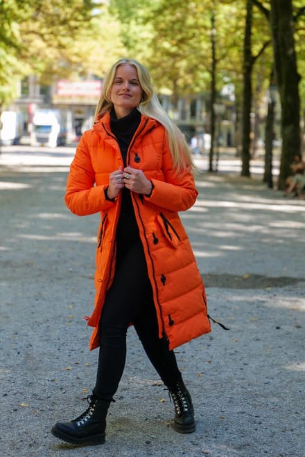 Lange dames winterjas - Gewatteerd en getailleerd - Oranje - Maat 42