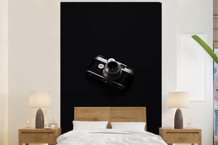 Behang - Fotobehang Zwart - Camera - Design - Wit - Breedte 195 cm x hoogte 300 cm