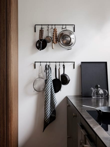 Ferm Living - Kitchen rek met haken - messing zwart