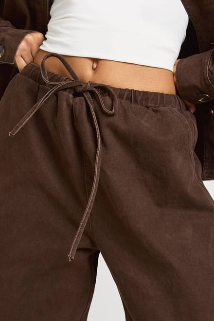boohoo Dames Oversized Gewassen Elastische Wijde Pijpen Broek | Chocoladebruin | Maat: 42