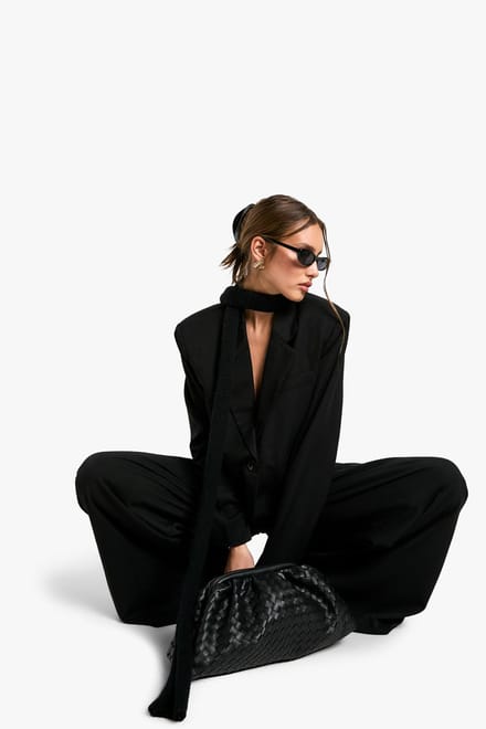 boohoo Dames Woven Shoulder Pad Boxy Cropped Blazer | Zwart | Maat: 44