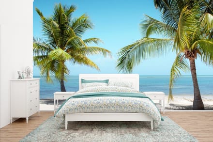 Behang - Fotobehang Palmboom - Boot - Strand - Breedte 400 cm x hoogte 240 cm