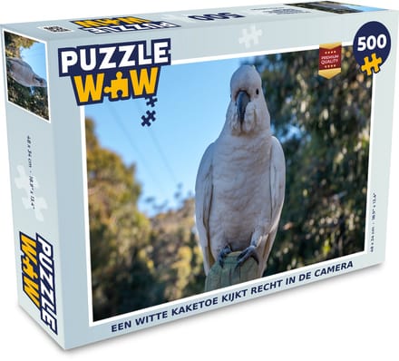 Puzzel Een witte kaketoe kijkt recht in de camera - Legpuzzel - Puzzel 500 stukjes