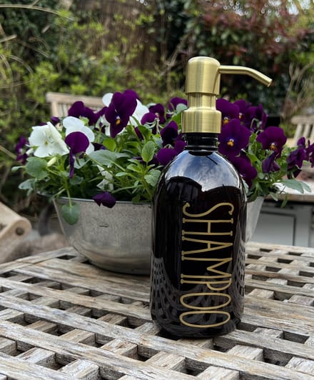 BBBLS® Design Dispenser "Shampoo" | Bruin Kunststof | 500ml | RVS / Metaal Pomp Goud | Zeeppomp | Zeepdispenser | Zeephouder