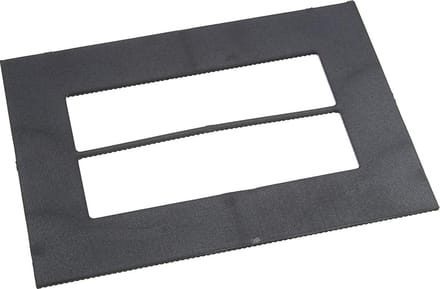 Frontplaatadapter voor eenvoudige installatie van single DIN aftermarket head-units