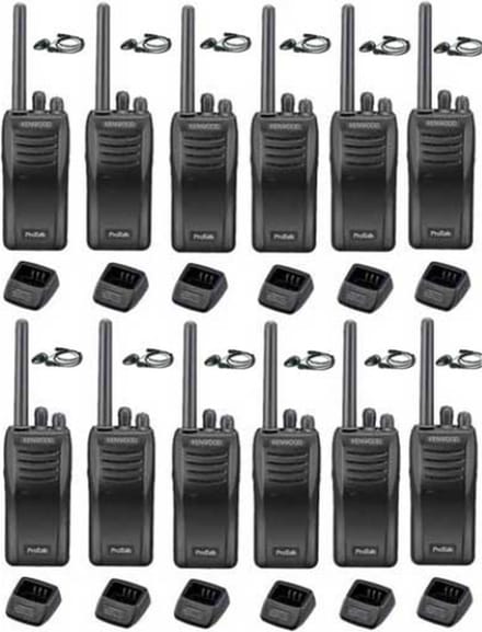Set van 12 stuks Kenwood TK-3501 PMR446 met D-shape oortje en tafelladers