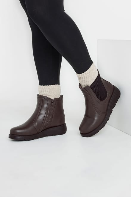 Yours Chelsea Boots Met Lage Sleehak In Een Brede Pasvorm In Bruinsize 38E
