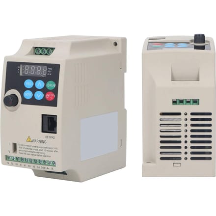 Variateur de fréquence 0,4 kW 1 entrée 3 sorties avec affichage numérique LED 1PH 220 ?Entrée 220 V triphasée
