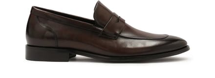 Elegant brown leather loafers