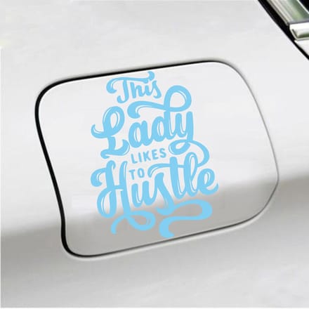 Bumpersticker - This Lady Likes To Hustle - 13,8 X 10,3 - Licht Blauw