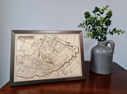Decoratief Beeld - Houten Van Uithoorn - Hout - Bekroned - Bruin - 21 X 30 Cm