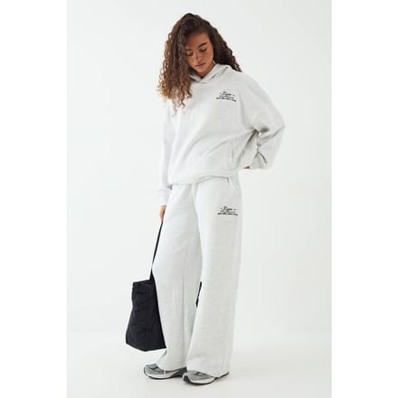 Dames DSGN Studio Wellness Club Oversized Hooded Trainingsset | Asgrijs | Maat: Large