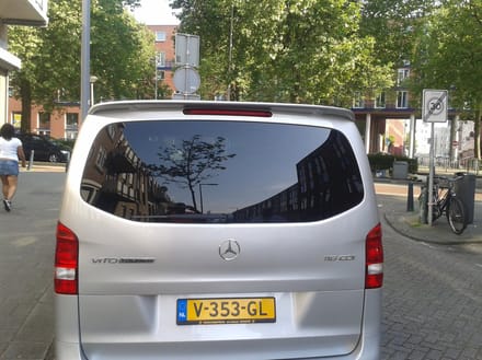 Spoiler Vito 2014+ W447 alleen voor klep gespoten in zilver metallic