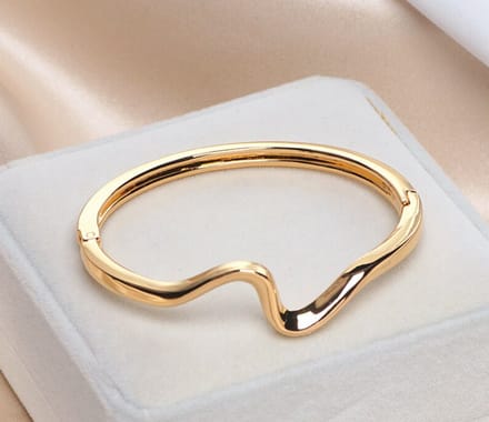 Hidzo Yehwang - Armband Goudkleurig wave - Dames Armband