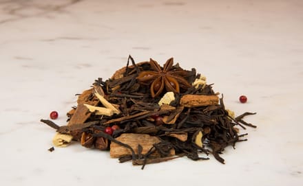 Yogi's Black Chai – Zwarte Thee | Gember, Kaneel, Roze Peper, Venkel, Zoethout | 450g