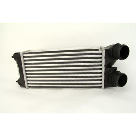 Intercooler NISSENS 96627