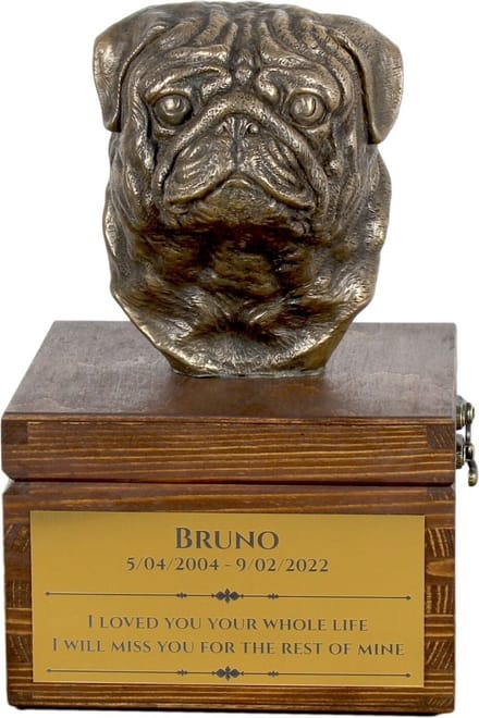 Pug urn met beeldje - persoonlijke urn voor hondenas