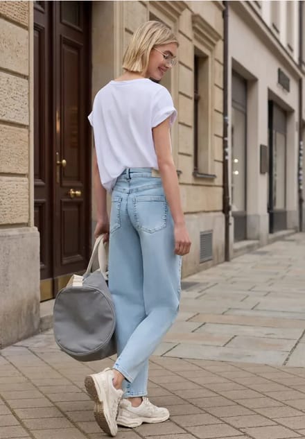 Barrel leg jeans in Loose Fit