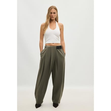 Stradivarius Pantalon met plooien en riem  Kaki 40