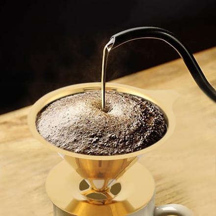 Roestvrij Staal Titanium Goud Pour Over Koffiefilter met Kopstandaard en Handvat beige