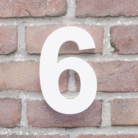 Huisnummer Arial 6 wit- Maat: Extra groot (25 cm) - zelfklevend - Huisnummerbord
