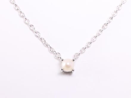 Fijne zilveren anker ketting met witte zoetwater parel