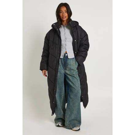 boohoo Dames Petite capuchonjack met quiltdetail maxi puffer | Black | Maat: 8