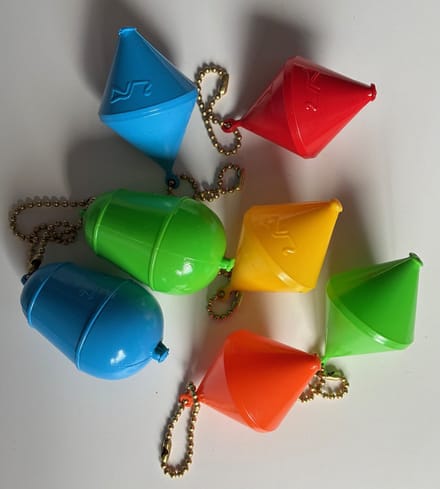 Drijvende sleutelhanger groot model, 8cm lang, per stuk!