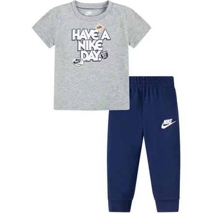 Kinder t-shirt en joggingpak Nike SOA Fleece