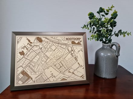 Decoratief Beeld - Houten Van Nootdorp - Hout - Bekroned - Bruin - 21 X 30 Cm