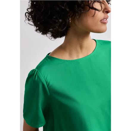 Blouse met ronde hals en korte pofmouwen