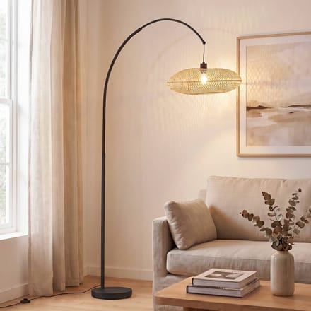 Lindby booglamp Solvian, zwart/naturel, bamboe, metaal